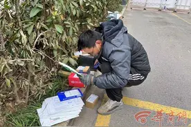 西安封控升级第一天里 快递员、跑腿工作量明显增加图片