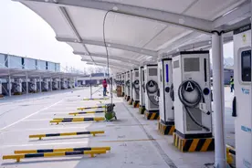 尴尬的家用充电桩：车主安不了，车企送不出图片