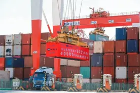 上汽一周丨上汽大通出口北美，上汽智能重卡今年完成4万箱运输任务图片