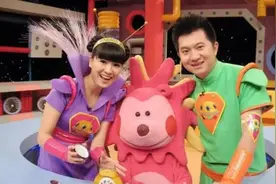 央视主持人怒怼网友：合法夫妻，没偷没抢图片