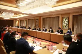 以奋力一搏，实现惊人一跃！张壮雄参加第三代表团审议图片