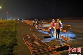 西宁曹家堡国际机场三期扩建工程三条滑行道改造完成投运图片