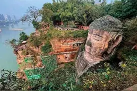 乐山大佛脸又花了 乐山大佛应该怎么保养图片