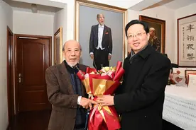 上海市委宣传部、市精神文明办走访慰问第八届全国道德模范和时代楷模图片