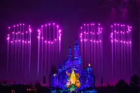 崭新体验点亮新一年的精彩！上海迪士尼度假区特别烟花演出迎接2022图片