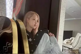 朴彩英的睡衣真的不错，所以才连续撞衫5次咯图片