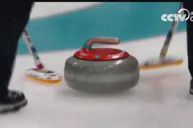 冰壶比赛为什么一直擦地？图片