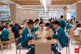 广东实验中学高中部食堂结余82万，全部返还学生！校方回应图片