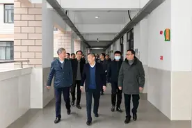 合肥经开区工委领导莅临朝霞小学关心“双减”落地图片