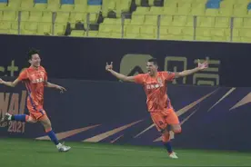 实至名归！山东泰山加冕“双冠王”：已成为中国足球发展新标杆图片