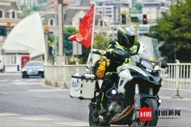 自驾摩托车 五旬台胞重走长征路图片