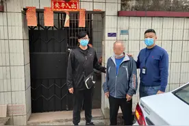 男子深夜“顺手牵羊”，结果被监控拍下全程图片