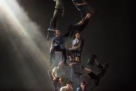 安嘉和、李丰田、张东升后，再次被《开端》里的“锅姨”锁死！你知道她还是黄磊、姜武的同学吗？图片