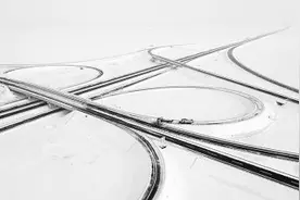 新疆生产建设兵团交通路网越织越密图片