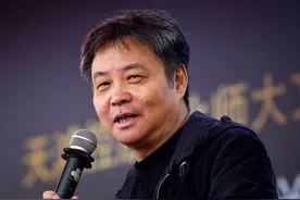 人物｜“脱口秀”余华图片