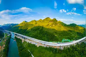 广连高速：粤湘交通新动脉助力春运图片