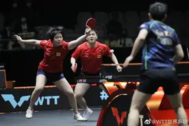 WTT澳门冠军赛樊振东/蒯曼爆冷战胜王楚钦/孙颖莎跻身混双四强图片
