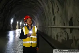 贵南高铁建设指挥长周军伟：修铁路每一处施工都不能疏忽图片