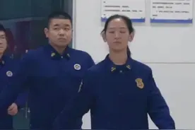 破防了！从香格里拉到柳州 父母为消防员女儿送来跨越千里的“年味”图片