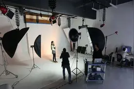 不是明星大腕、模特网红，为啥照样拍写真？| 睡前聊一会儿图片