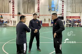 拳击名将于丰恺的双重角色图片