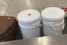 一年所有的期望都带在身上 返乡过年的80斤行囊里都装了啥？图片