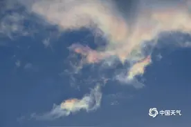 虎年大吉！除夕北京现七彩祥云图片