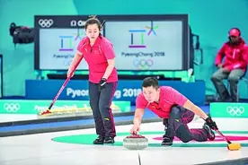 冰壶，冰上“国际象棋”图片