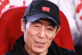 张艺谋服装总带国旗元素 张导回应：觉得自己像个国家队视频封面
