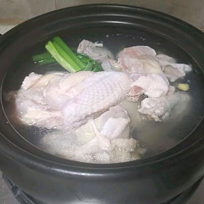 花胶正宗鲍鱼鸡煲做法 2026年鲍鱼花胶鸡炖汤的功效 花胶正宗鲍鱼鸡煲做法 2026年鲍鱼花胶鸡炖汤的功效