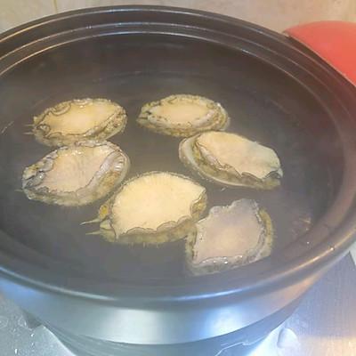 花胶正宗鲍鱼鸡煲做法 2026年鲍鱼花胶鸡炖汤的功效