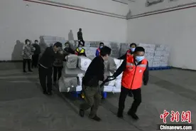 广西紧急调拨救灾物资支援百色“战疫”图片