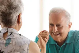 手劲小的人更容易得老痴图片