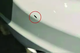 购买的新车还没开出4S店，发现有刮痕还掉漆…图片