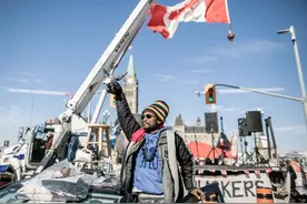 卡车围城 加拿大首都失控 进入紧急状态图片