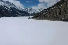 机场燃油告急！这些大雪天，多亏有西藏军区某汽车运输旅的官兵们……图片