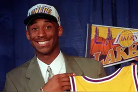 26年前的今天：湖人用迪瓦茨换来13顺位新秀科比-布莱恩特图片