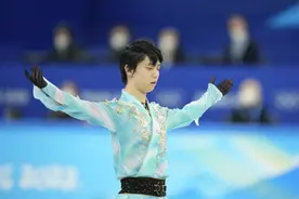 羽生结弦连续两跳摔倒 未能成功挑战高难度动作图片