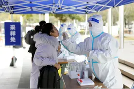 浙江江苏支援上海！2000余人抵沪图片