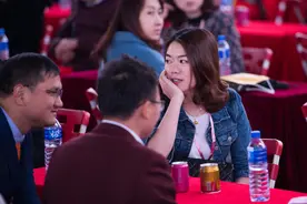 “优秀是我的错？”985硕博毕业相亲到麻木，学历成第一道坎图片