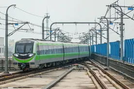 元宵节当天，南京地铁1号线、3号线部分车站跳站运行图片