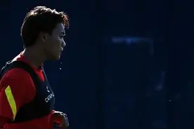 王霜的足球之路：没有天才的光环，只有“抱球而眠”的努力图片