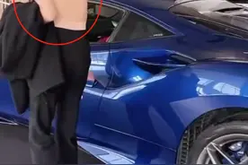 女主播穿露背装直播卖车多次发出“不可描述”叫声，公司回应图片