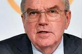 国际奥委会主席巴赫将奥林匹克杯授予中国人民视频封面