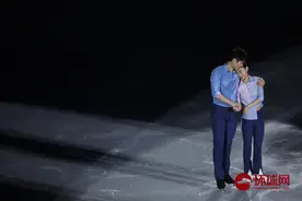 浪漫！彭程金杨演绎冰上《异乡人》图片