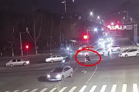 妈妈不见了！这群陌生人一拥而上……图片