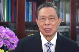 完整版视频丨钟南山粤语谈香港疫情：不容忍自然感染致大量长者死亡视频封面