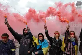 乌克兰危机背后：货币连跌、资金外逃、比特币合法化图片