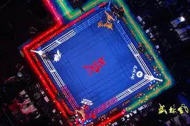 武林风的00后太拼了！上来眉骨就给整开裂了图片