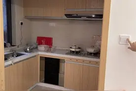 精装房厨房没装门，部分住户燃气难开通图片